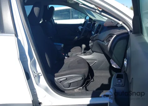 2019 Jeep Cherokee Latitude Fwd from USA, damaged, VIN 1C4PJLCB0KD470857